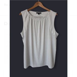 Banana Republic Sleeveless White Blouse Relaxed Fit